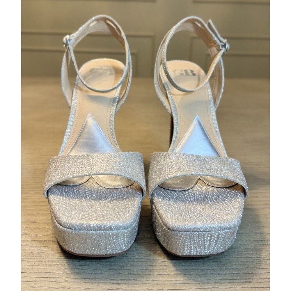 Gianni Bini Silver Platform Dress Sandals Heels. Size 8.5